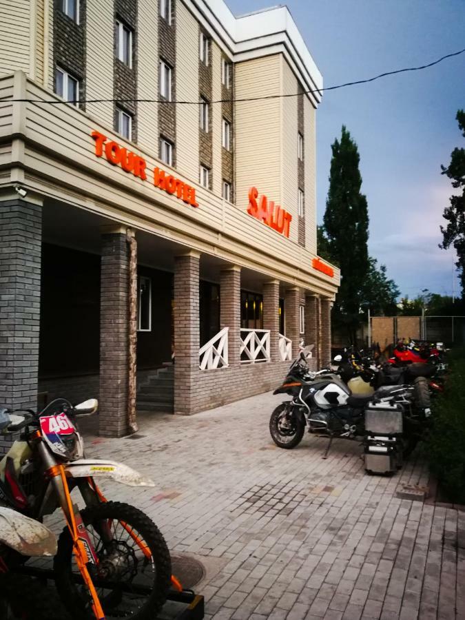 Salut Hotel Bishkek Exterior foto